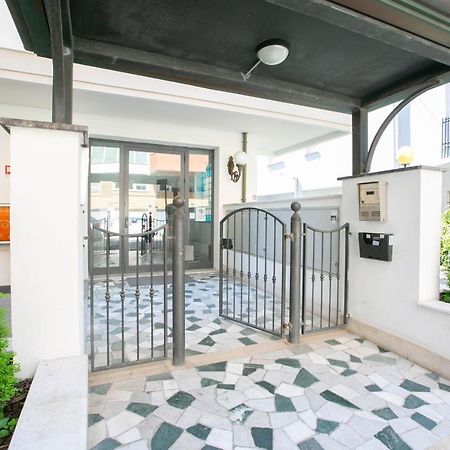 Residence Villa Dei Pini Rímini Exterior foto