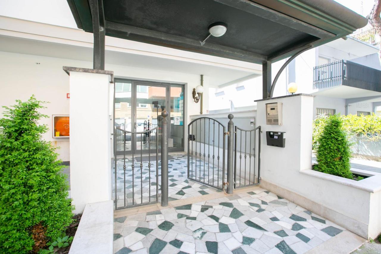 Residence Villa Dei Pini Rímini Exterior foto